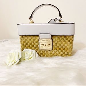 💥FINAL SALE💥 Michael Kors Gabriella Satchel Bag